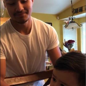 Meet your Posher, Carlos